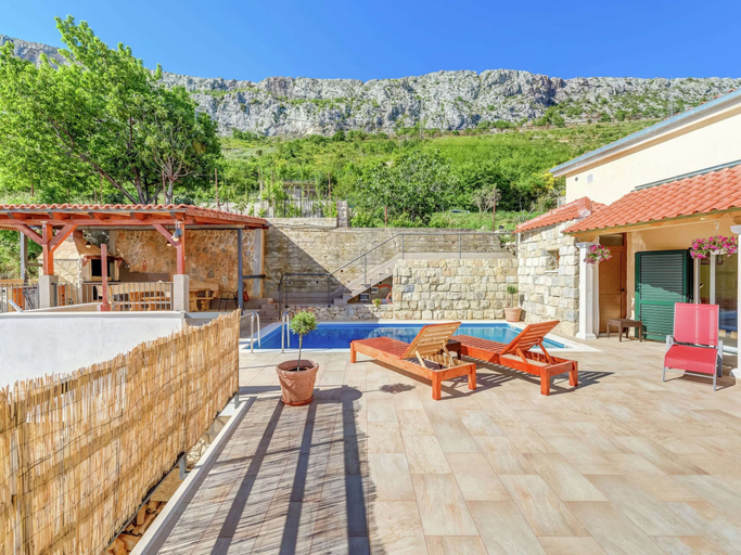 Others 4, Holiday House Near Split, Klis