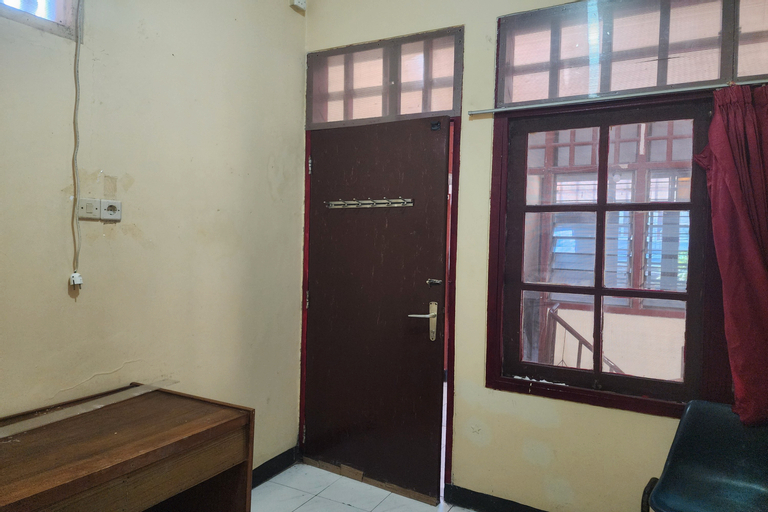 Bedroom 3, OYO 93869 Regina Homestay Syariah, Surabaya