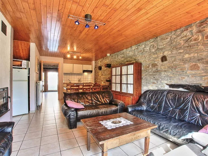 Private kitchen 2, Rustic Holiday Home in Sainte-ode With Garden, Luxembourg