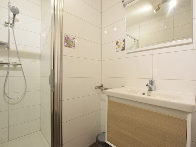 Bathroom 4, Lavish Holiday Home in Chassepierre With Terrace, Luxembourg