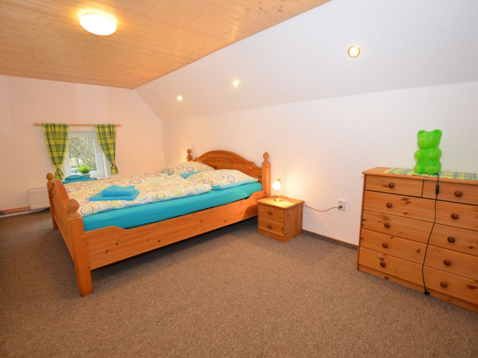 Bedroom 4, Chalet in Ore Mountains near Ski Slopes, Sokolov