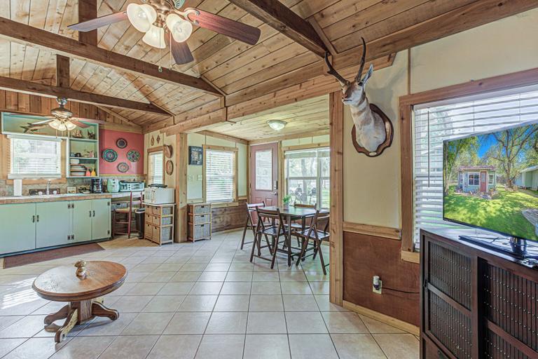 Others 4, Kingsland Duo 2 Cottages in 1 w/ Lakeview!, Burnet