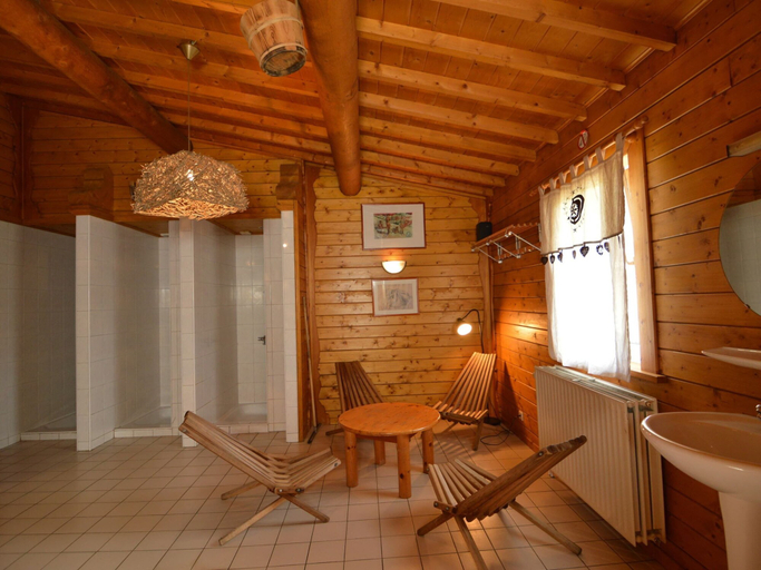 Others 5, Chalet in Ovifat Near Ski Slopes, Liège
