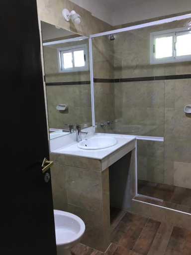 Bathroom, Casablanca, Victoria