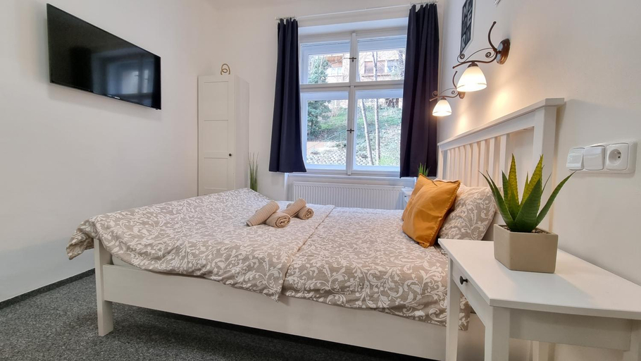 Others 5, Finnem Rentals Pod Znonarkou, Praha 2