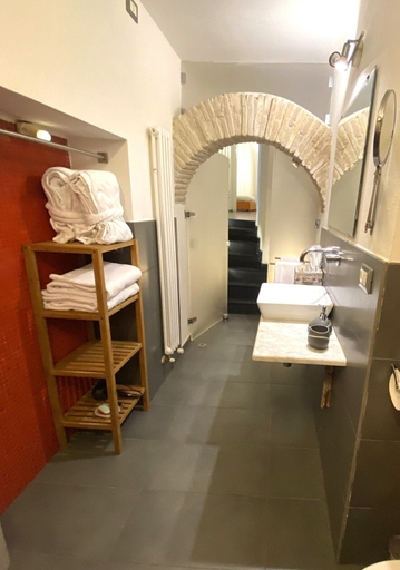 Bathroom 5, CMH Castello Suites, Cagliari