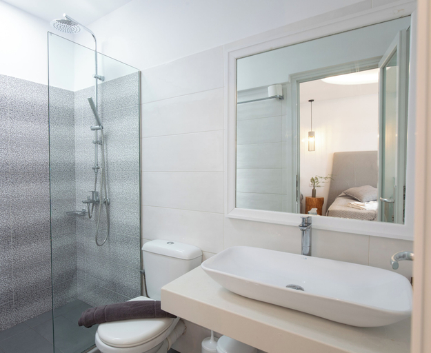 Bathroom 5, Agia Anna on the beach, South Aegean
