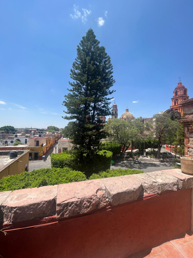 Others 3, Hotel Rinconada, Allende