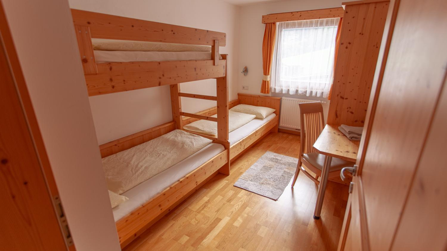 Bedroom 2, Pretzerhof, Bolzano