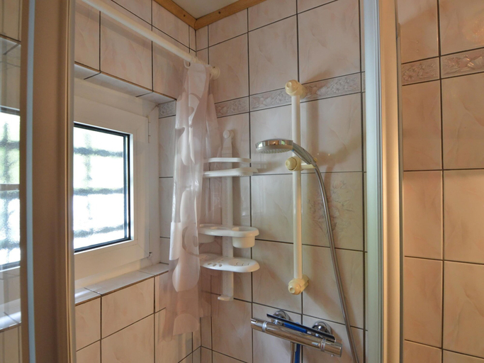 Bathroom 4, Cozy Holiday Home in Boevange-clervaux With Garden, Clervaux