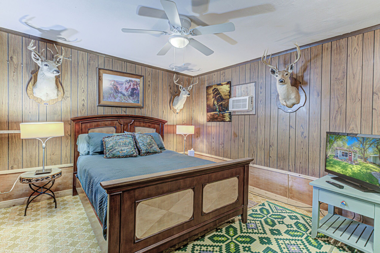 Others 5, Kingsland Duo 2 Cottages in 1 w/ Lakeview!, Burnet