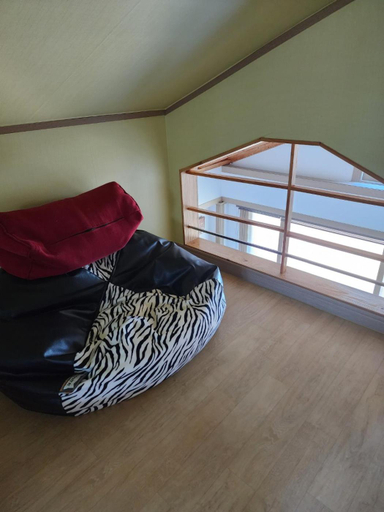 Bedroom 2, Gyeongpodae Darakbang, Gangneung