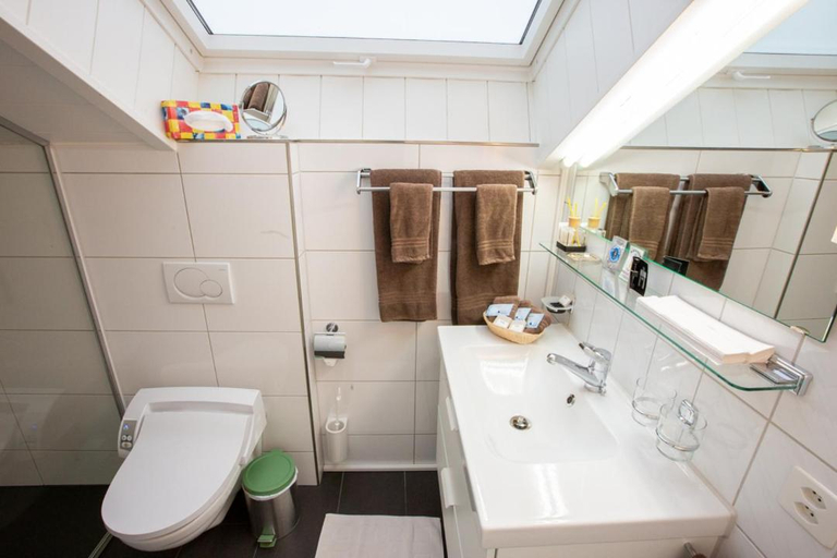 Bathroom 2, Apartments Chalet Wirz Travel, Obwalden