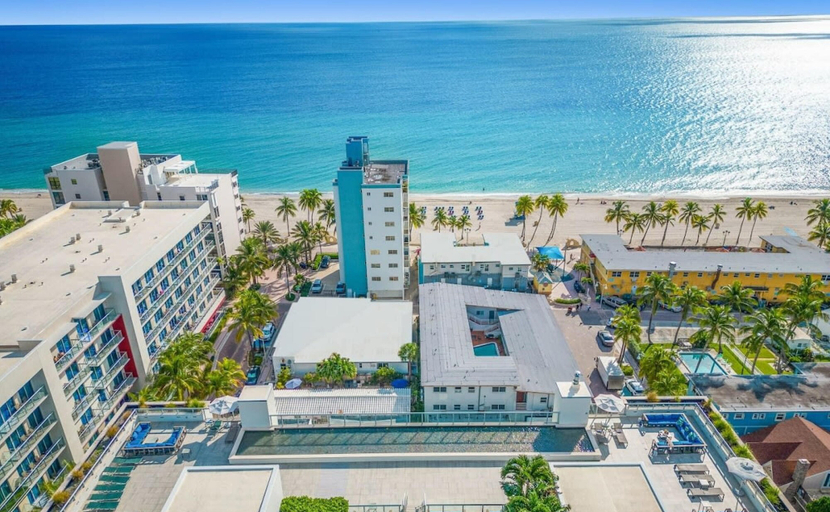 Room 3, Rooftop Pool Hot Tub Hollywood Beach Boardwalk, Broward