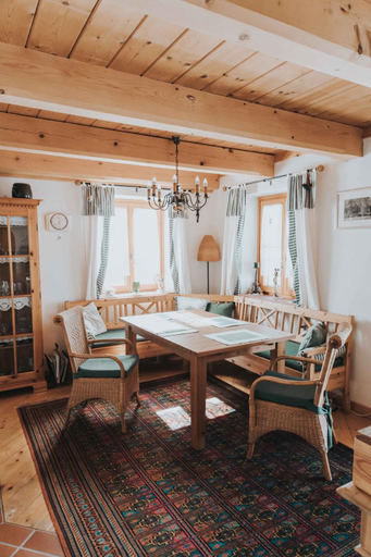 Others 4, Haus in den Bergen, Hallein