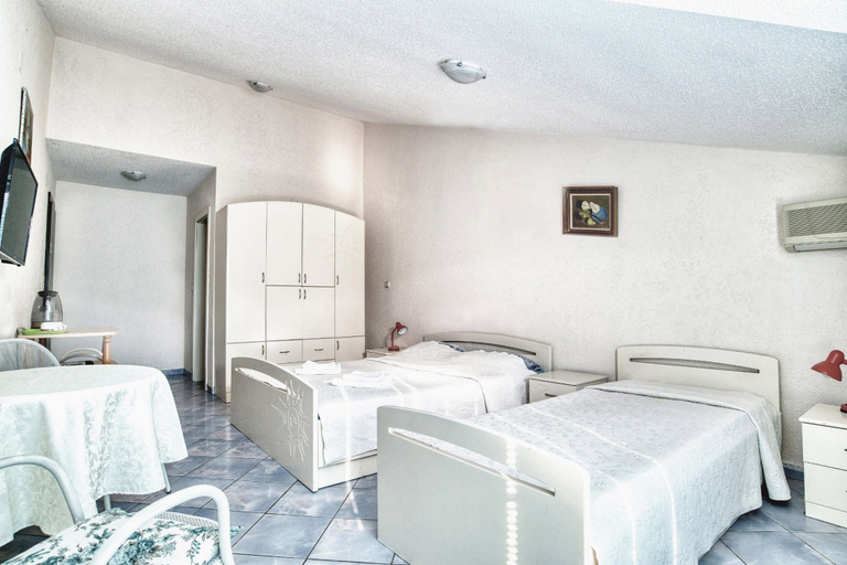 Bedroom 3, Sun Guest House