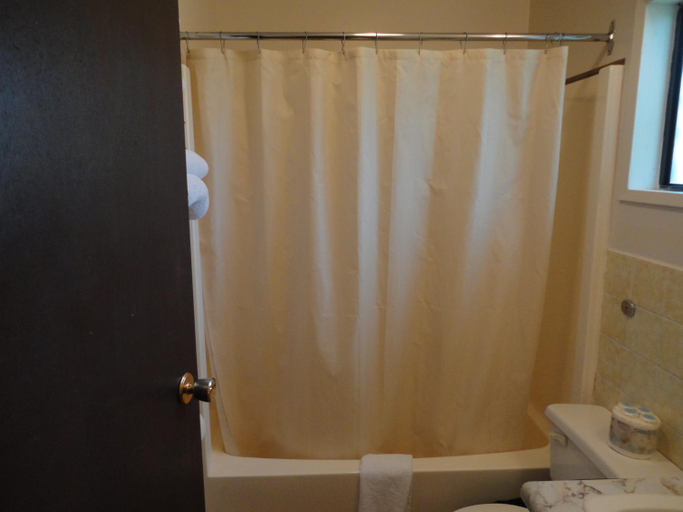 Bathroom, Spanish Fiesta Resort, Okanagan-Similkameen