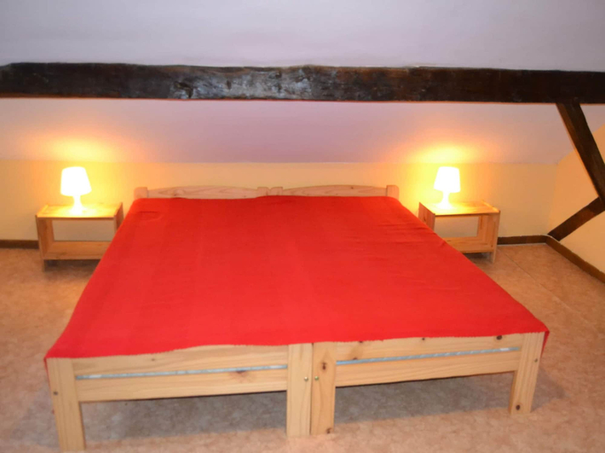 Bedroom 2, Well kept gite, short distance from the river and forest., Liège