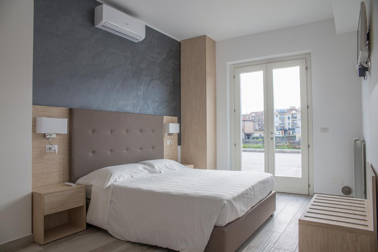 Others 4, Rooms A due Passi dal Mare, Macerata