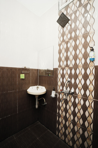 Bathroom 3, Kaizen Stays And Resto, Satara