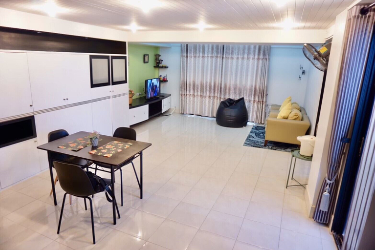 Others 5, P'Da House, Hat Yai