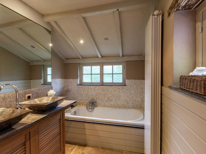 Bathroom 4, Aesthetic Coastal Villa in Koksijde, West-Vlaanderen