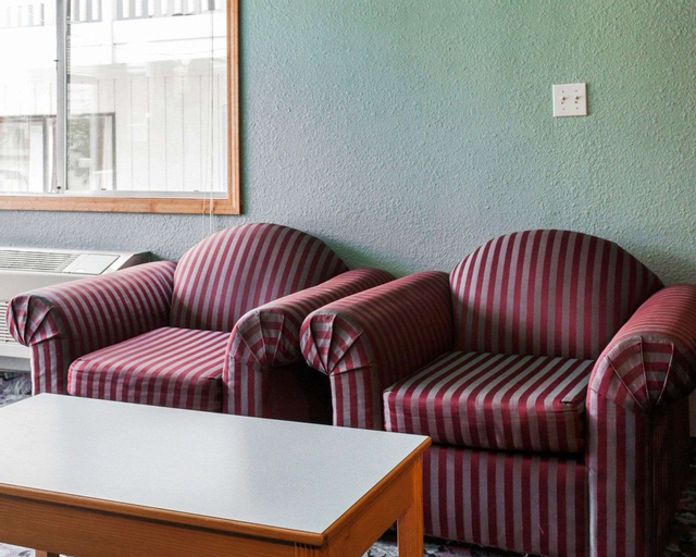 Public Area 3, Rodeway Inn, Skamania