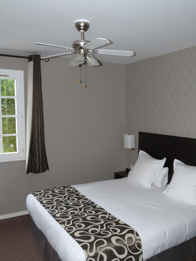 Bedroom 2, Logis Hotel Restaurant des Chateaux, Indre-et-Loire
