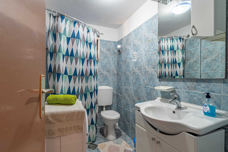 Bathroom 3, Apartment Mario, Smokvica