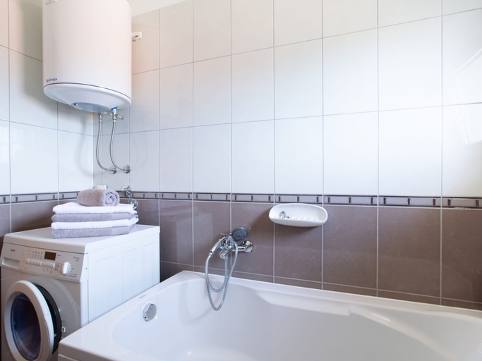 Bathroom, Modern Apartment in Viskovo With Balcony, Viškovo