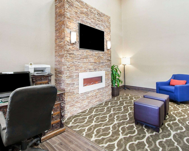 Others 4, Comfort Inn at Royal Blue, Campbell