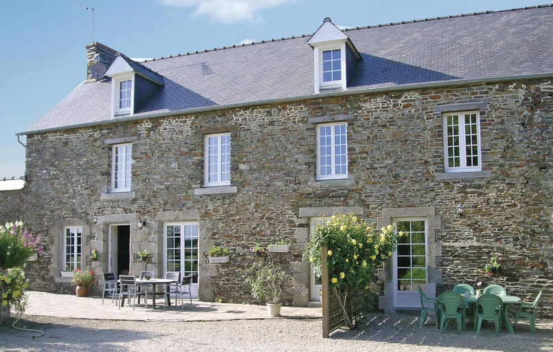 Amazing Apartment In Roz-Landrieux With Kitchen, Ille-et-Vilaine