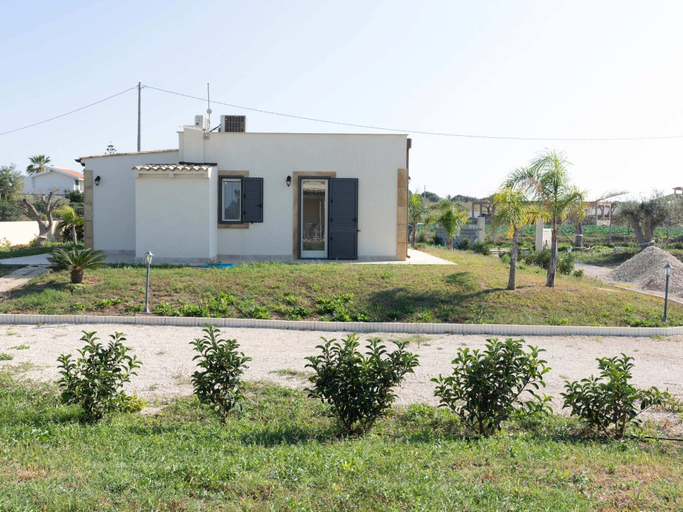 Exterior & Views 2, Belvilla by OYO Comfy Villa in Noto With Garden, Syracuse
