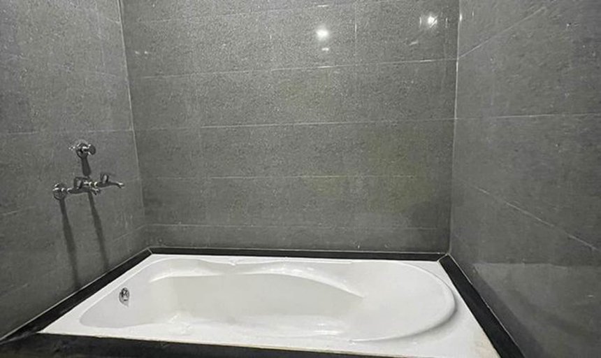 Bathroom 3, Fabhotel Kalawati Palace, Faizabad