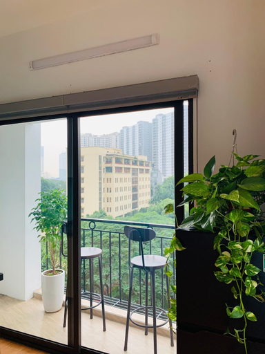 Exterior & Views 25