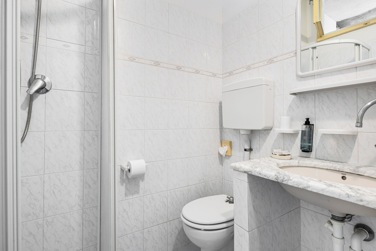 Bathroom 5, Hotel Atlantic, Forli' - Cesena
