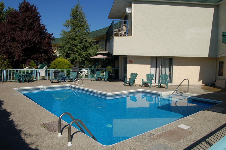Sport & Beauty 4, Summerland Motel, Okanagan-Similkameen