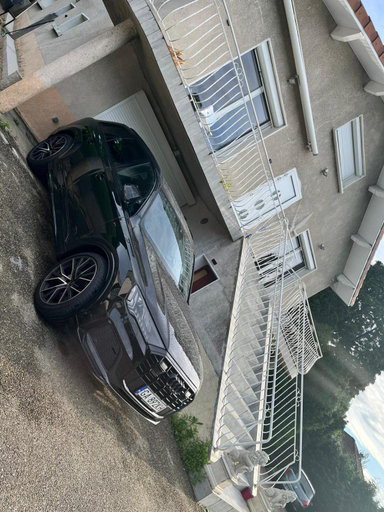 Others 3, Joli appartement au calme avec place de parking prive, Loire