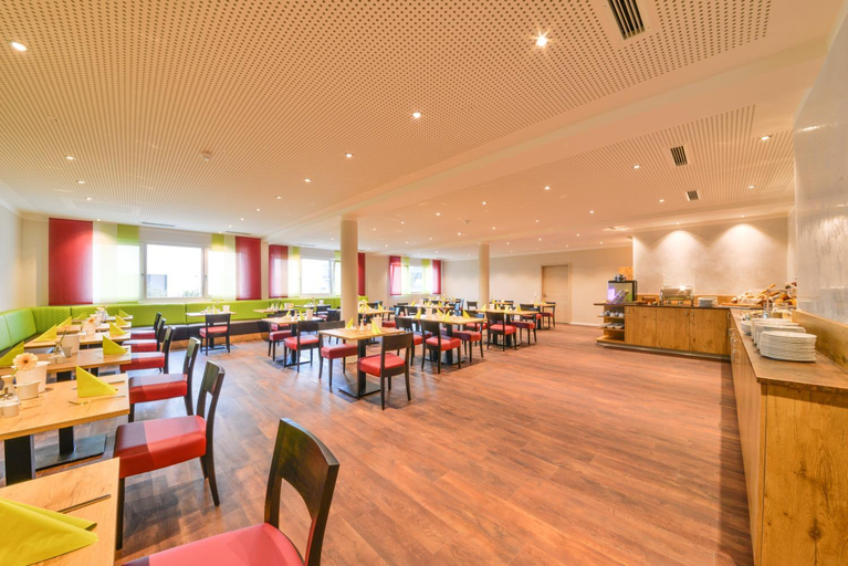 Others 5, Ammi Hotel Garni, Starnberg