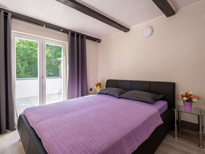 Bedroom 2, Soothing Holiday Home in Starigrad near Sea, Starigrad