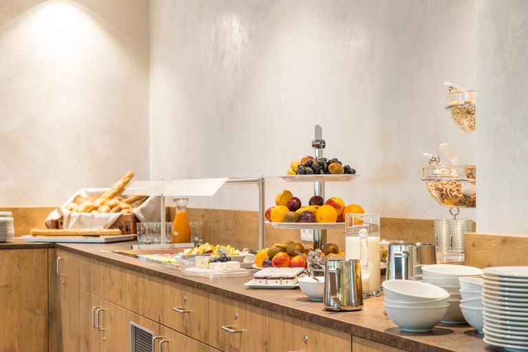 Others 3, Ammi Hotel Garni, Starnberg