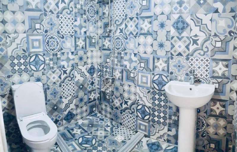 Bathroom 5, Jordan Tower Hotel, Amman