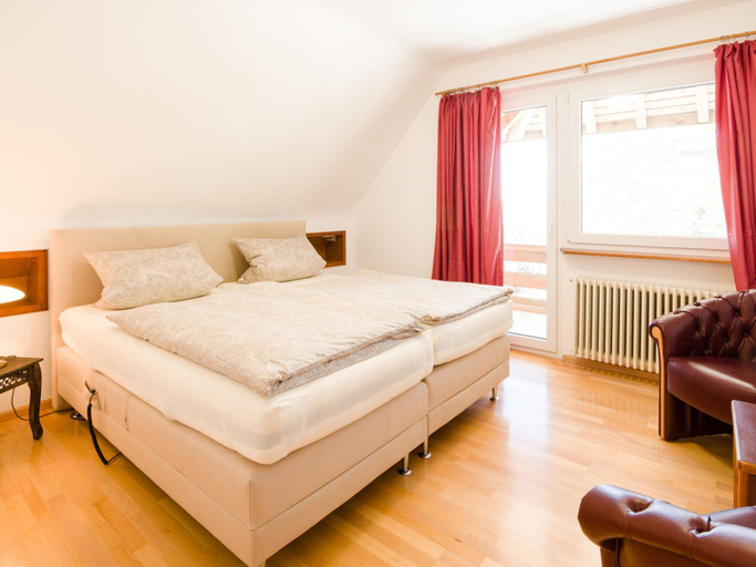 Bedroom 2, Apartment in the Black Forest With Balcony, Waldshut