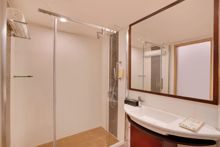 Bathroom 4, Lemon Tree Hotel Centre Point Jamshedpur, Purbi Singhbhum