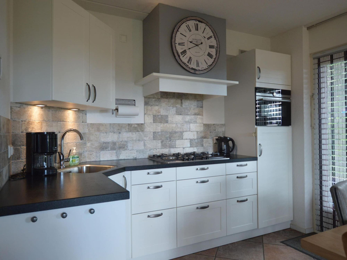 Private kitchen 4, Fine Vacation Home Near Lemelerberg, Ommen