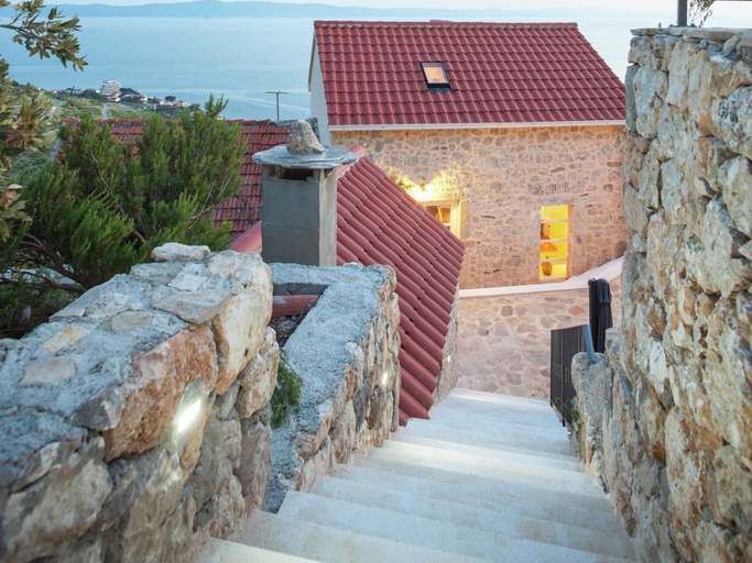 Others 5, Villa in Podgora With Pool Near Beach, Podgora