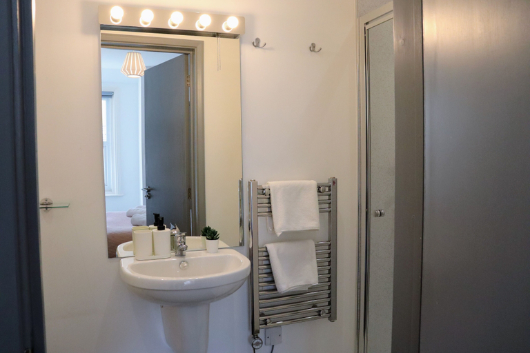 Bathroom 3, Pier12, East Sussex
