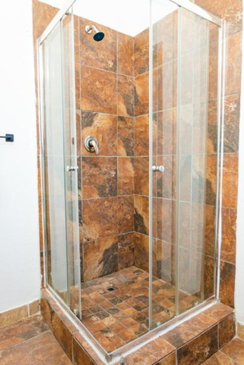 Bathroom, Precious Paradise Ushaka, eThekwini