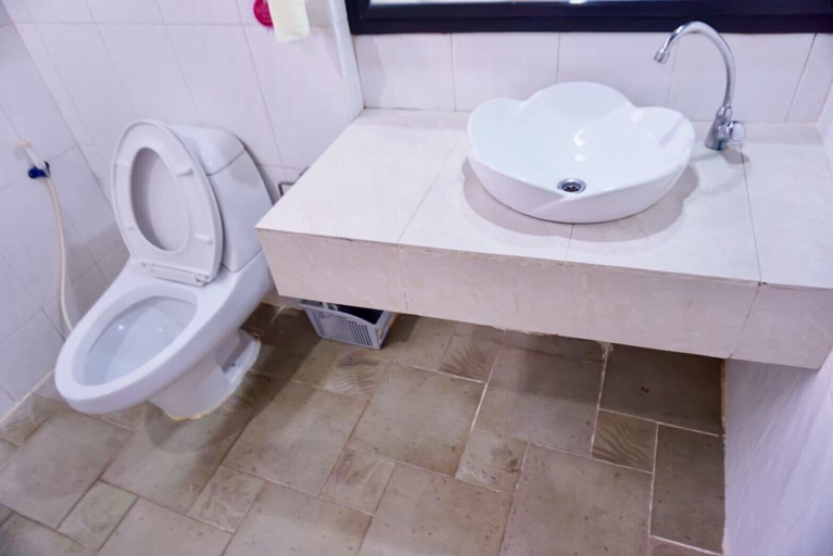 Bathroom 3, P'Da House, Hat Yai