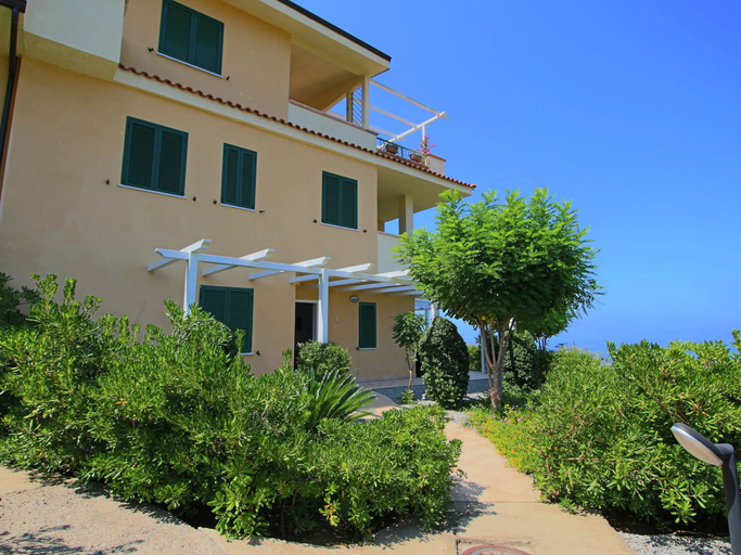 Exterior & Views, Family Sea-view Retreat in Parghelia, Vibo Valentia